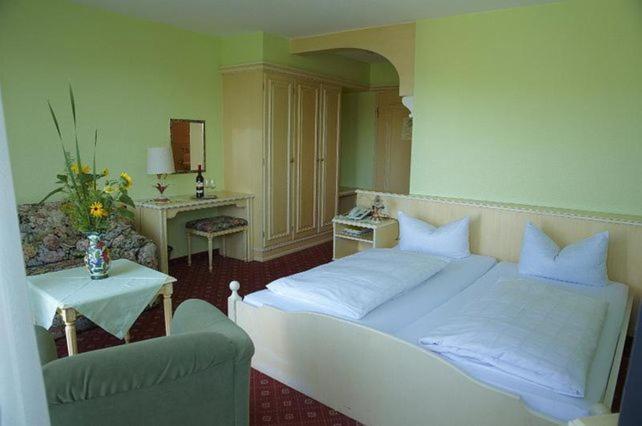 Hotel Krone Kressbronn Am Bodensee Bagian luar foto