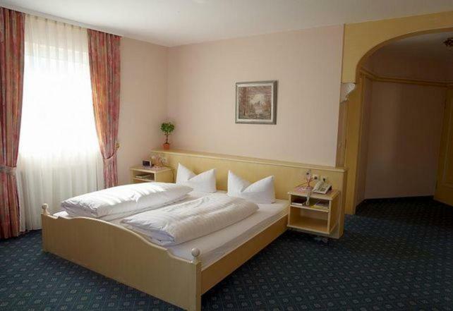 Hotel Krone Kressbronn Am Bodensee Bagian luar foto